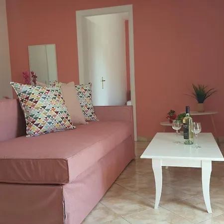 Rafaela Apartment *